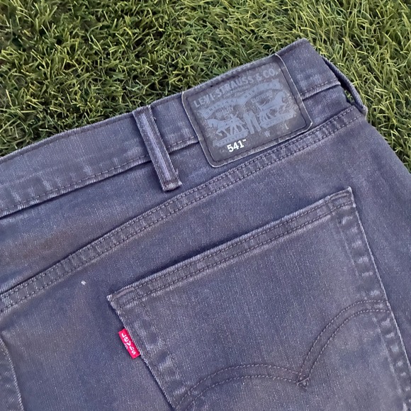 Levi's 541 Fit Dark Wash Jeans Men's Size 43x26 Casual Workwear - Picture 3 of 7